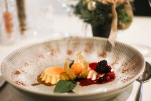 Ein winterlicher Gaumenschmaus: Panna cotta auf Fruchtspiegel