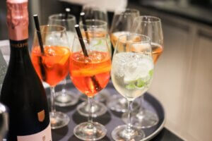 Erfrischender Start mit Aperol, Hugo und Co.