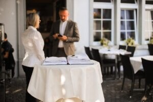 Rufen Sie uns gerne an und reservieren Sie frühzeitig für Ihre Feierlichkeiten