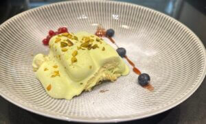 Das Pistazientiramisu versüsst Ihren Abend und rundet das Menü perfekt ab